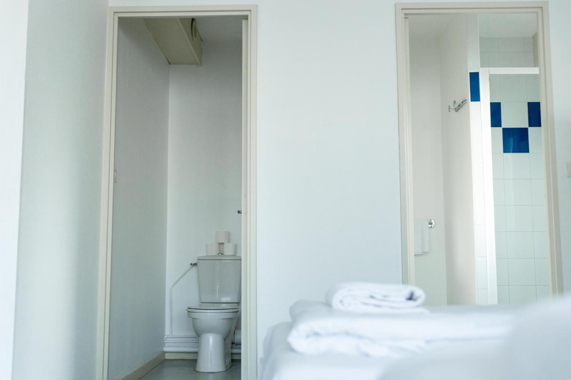 Cote Lac Hostel Evian Room photo
